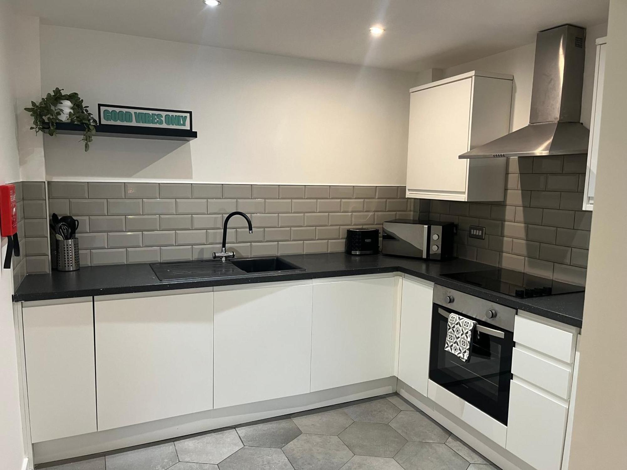 5 Halifax House, 3 * Liverpool