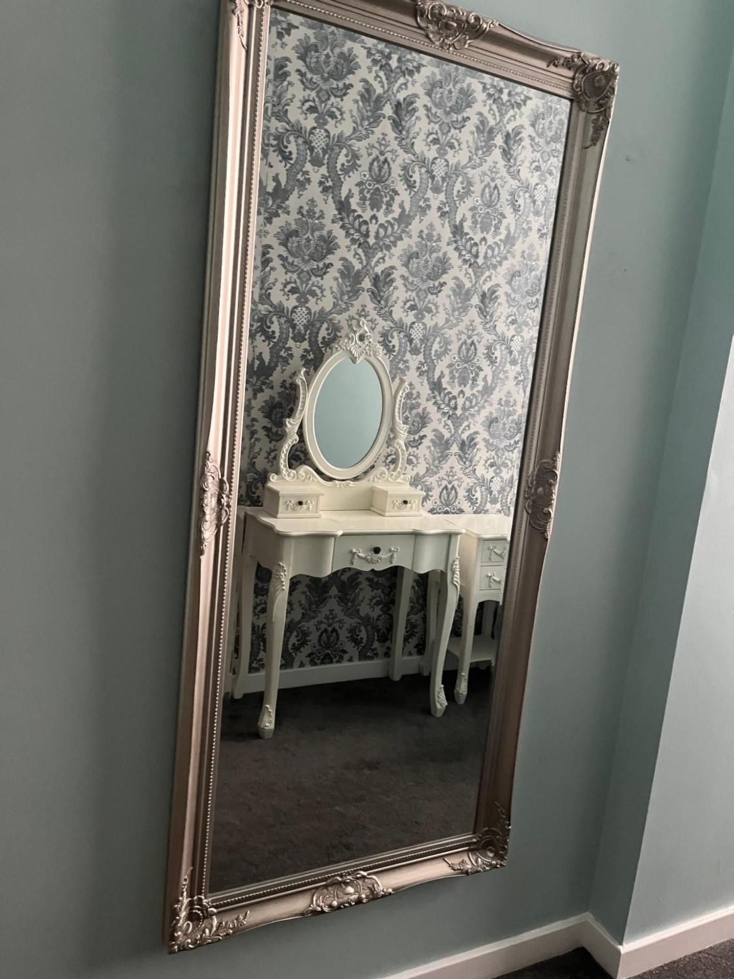 Apartment 5 Halifax House, 3 *